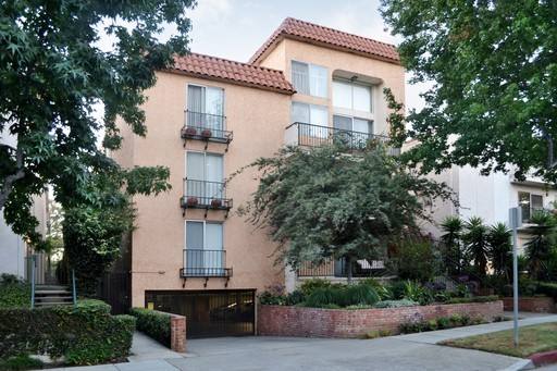 Apartment for rent at 219 Montana Ave, Santa Monica, CA 90403
