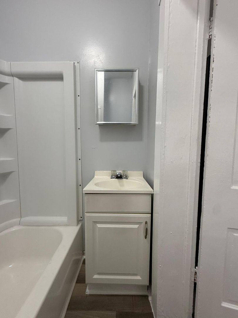 Apartment for rent at 140 E 5th St Units 1-3, Jacksonville, FL 32206