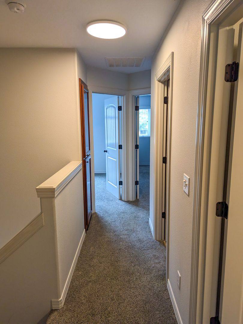 Apartment for rent at 407 & 409 Madrona Ave SE, Salem, OR 97302