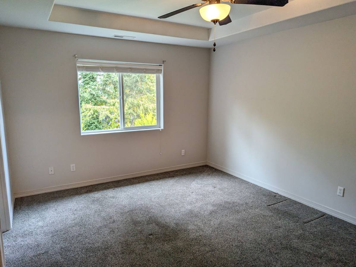 Apartment for rent at 407 & 409 Madrona Ave SE, Salem, OR 97302