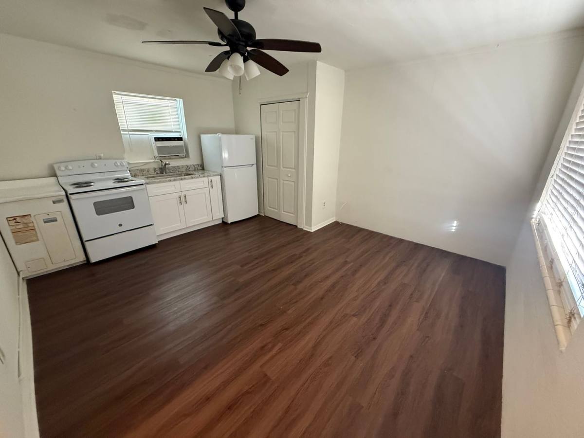 Apartment for rent at 216 Orangeview, Lakeland, FL 33803