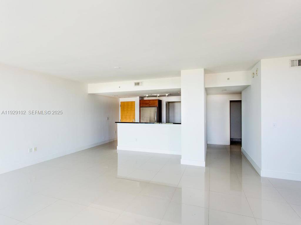 Apartment for rent at 244 Biscayne Blvd #2402, Miami, FL 33132