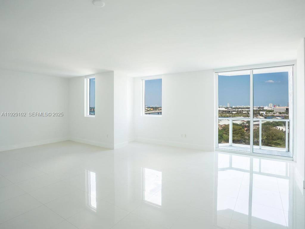 Apartment for rent at 244 Biscayne Blvd #2402, Miami, FL 33132