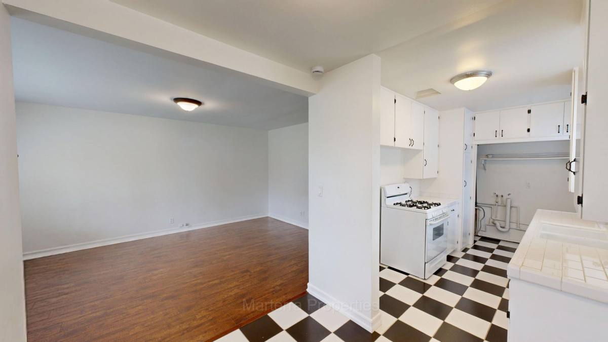 Apartment for rent at 393 & 395 Broadway, Costa Mesa, CA 92627