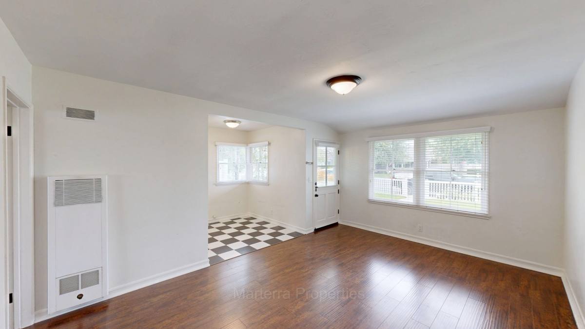Apartment for rent at 393 & 395 Broadway, Costa Mesa, CA 92627