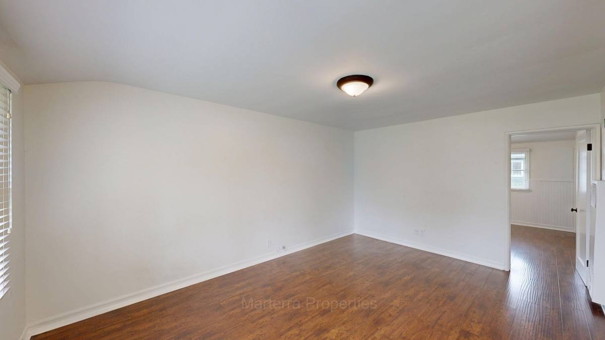 Apartment for rent at 393 & 395 Broadway, Costa Mesa, CA 92627