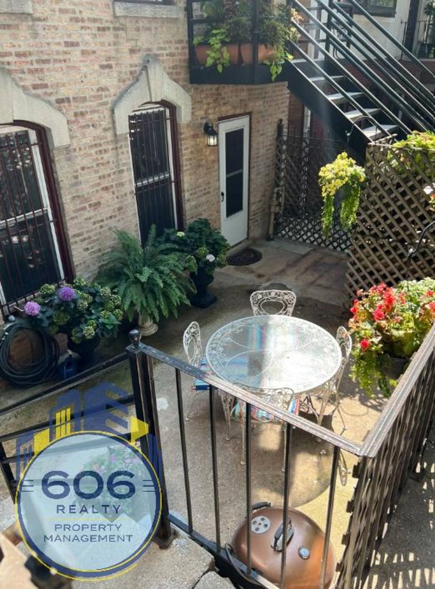 Apartment for rent at 1509 W Thomas St, Chicago, IL 60642