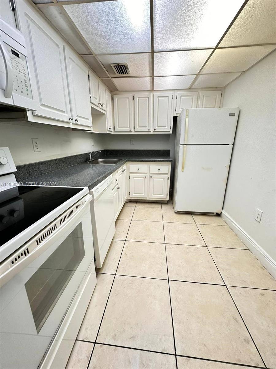 Apartment for rent at 1805 Sans Souci Blvd #420, Miami, FL 33181