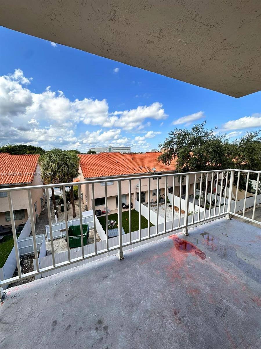 Apartment for rent at 1805 Sans Souci Blvd #420, Miami, FL 33181