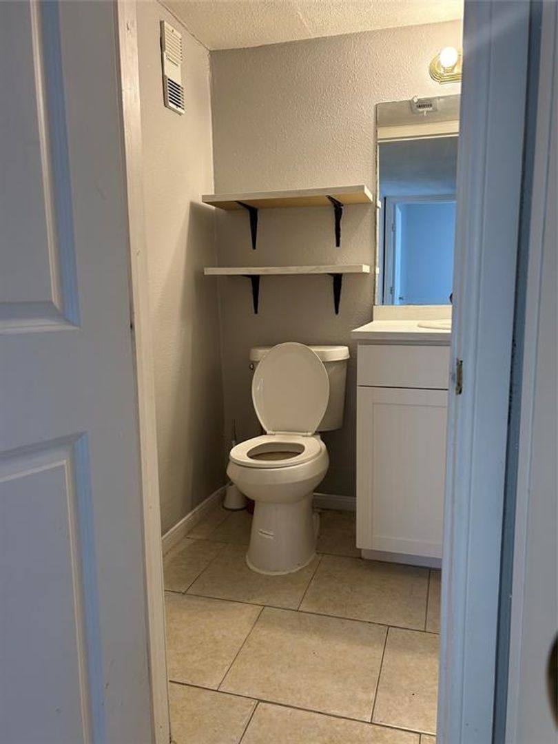 Condo for rent at 206 Plaza Verde Dr, Houston, TX 77038