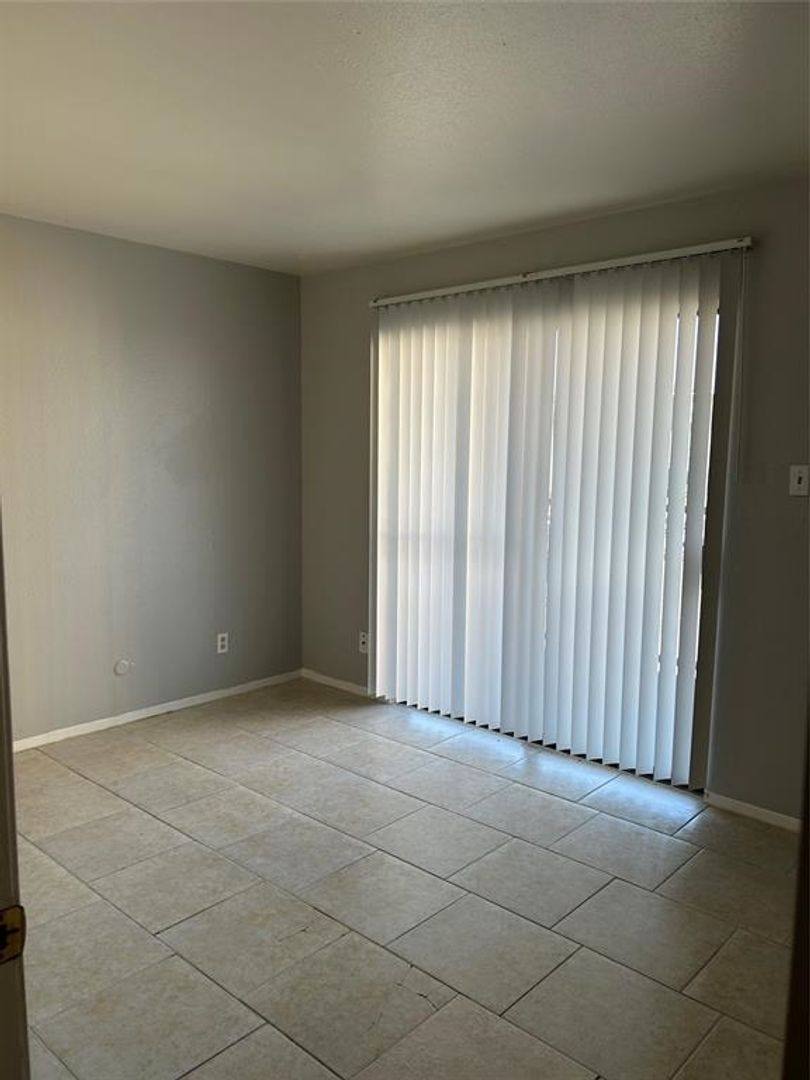 Condo for rent at 206 Plaza Verde Dr, Houston, TX 77038