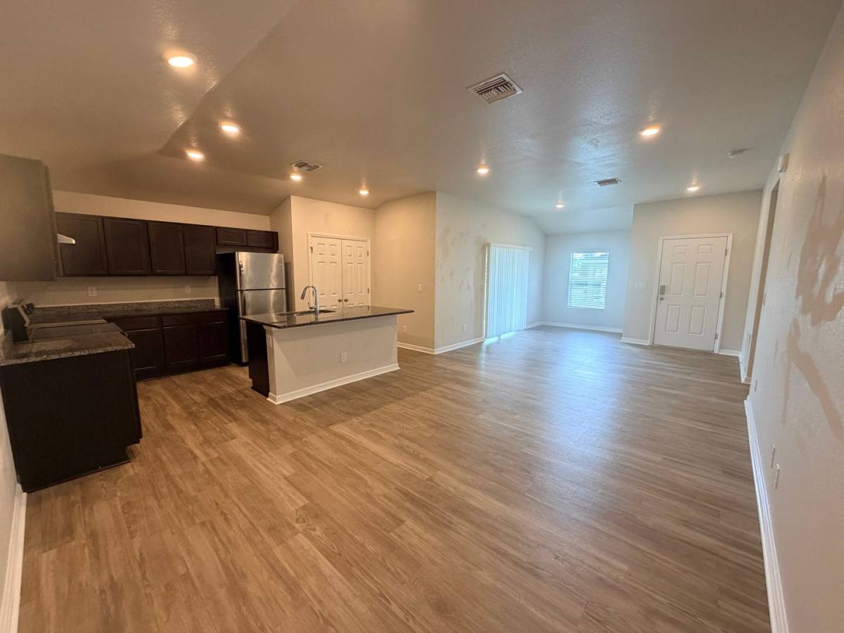 Townhouse for rent at 363 Greenbriar Blvd, Lehigh Acres, FL 33972