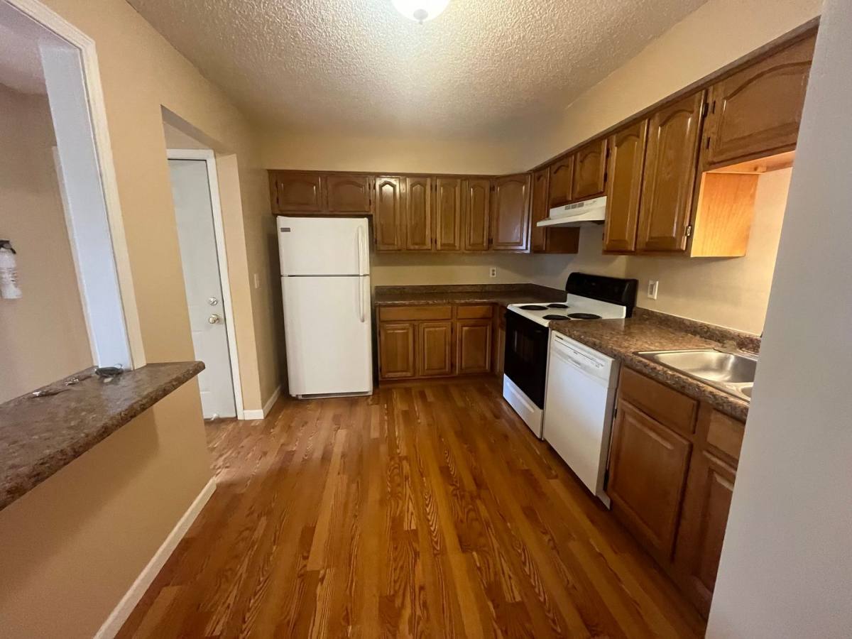 Apartment for rent at 900 Wescott Square, Saint Paul, MN 55123