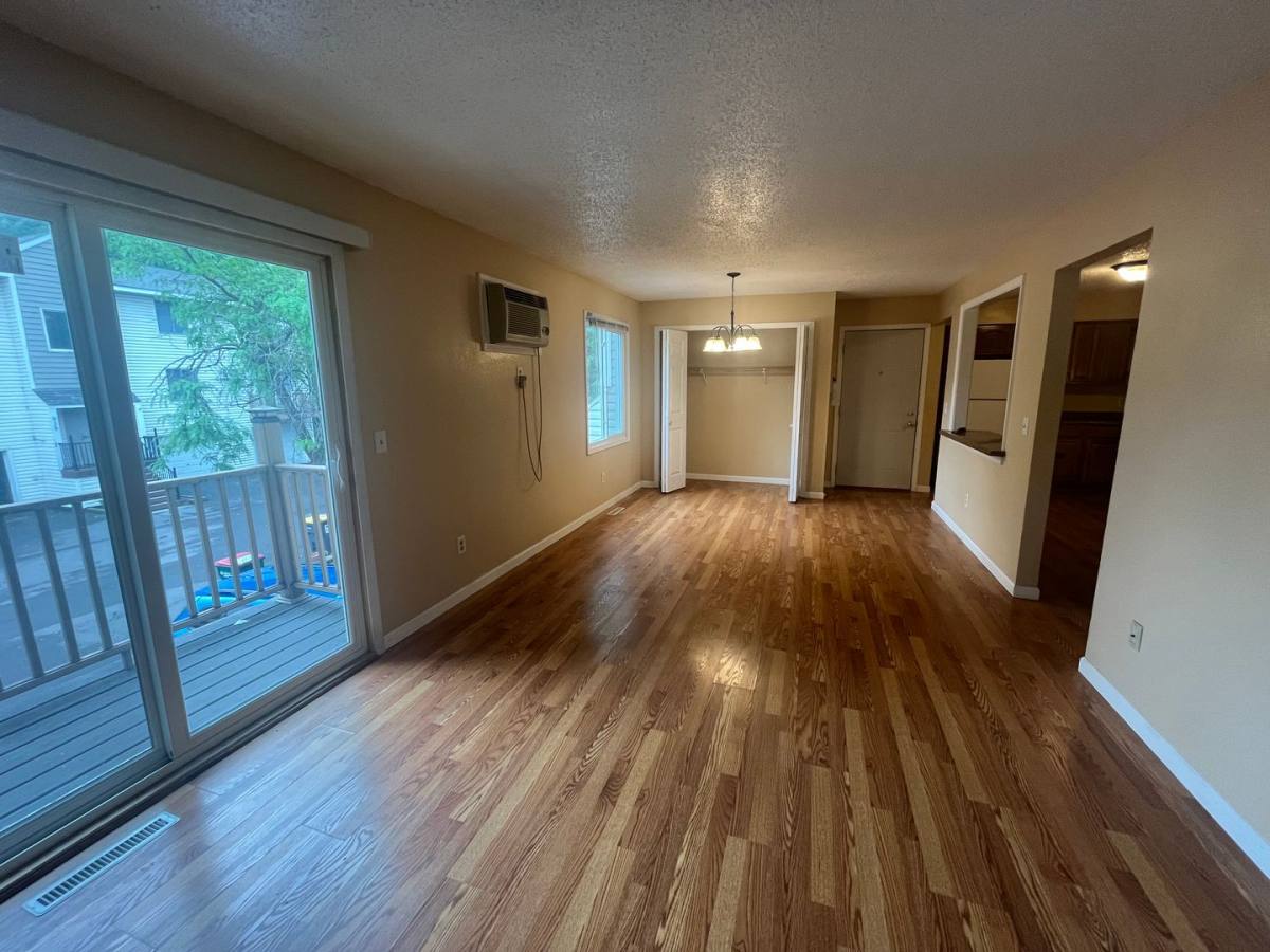 Apartment for rent at 900 Wescott Square, Saint Paul, MN 55123