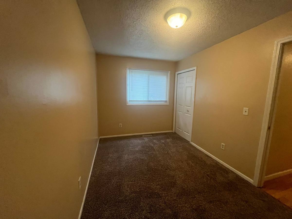 Apartment for rent at 900 Wescott Square, Saint Paul, MN 55123