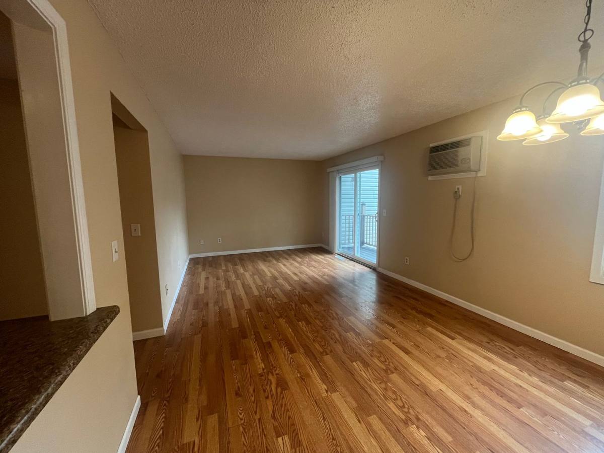 Apartment for rent at 900 Wescott Square, Saint Paul, MN 55123