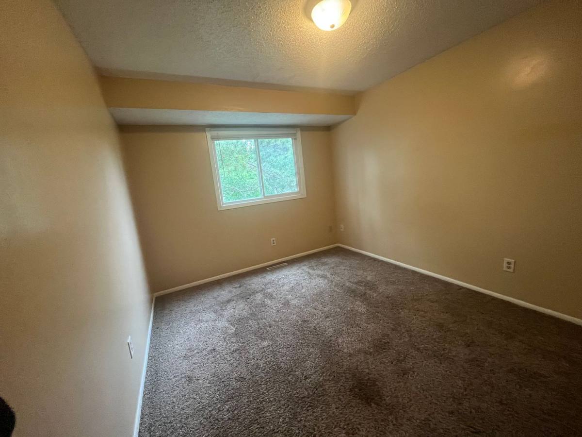 Apartment for rent at 900 Wescott Square, Saint Paul, MN 55123