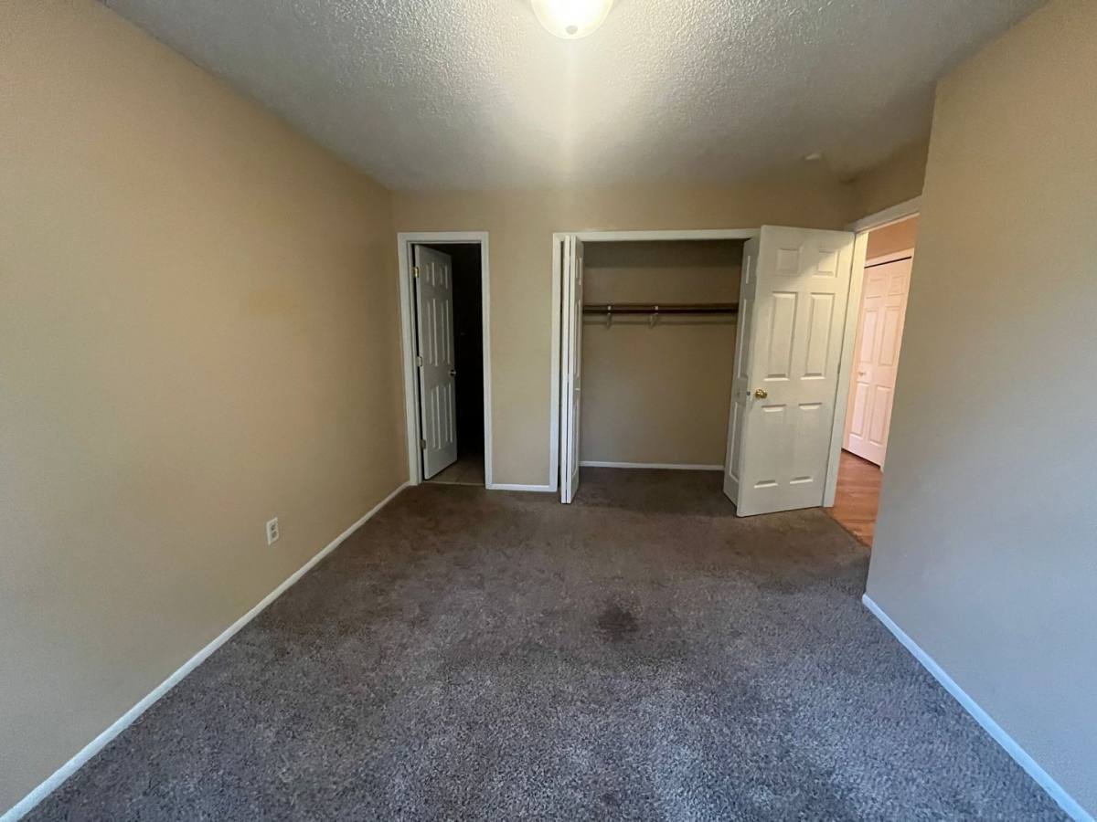 Apartment for rent at 900 Wescott Square, Saint Paul, MN 55123