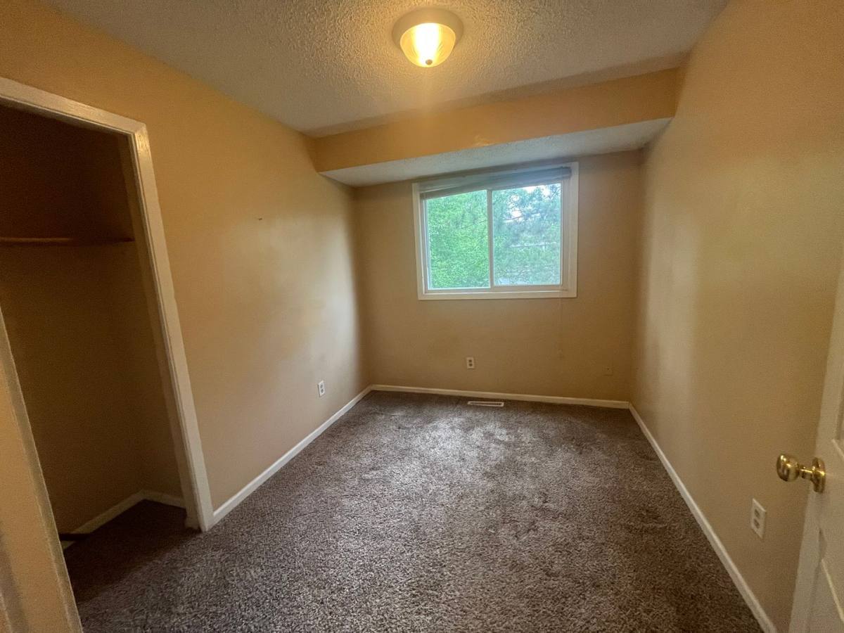 Apartment for rent at 900 Wescott Square, Saint Paul, MN 55123
