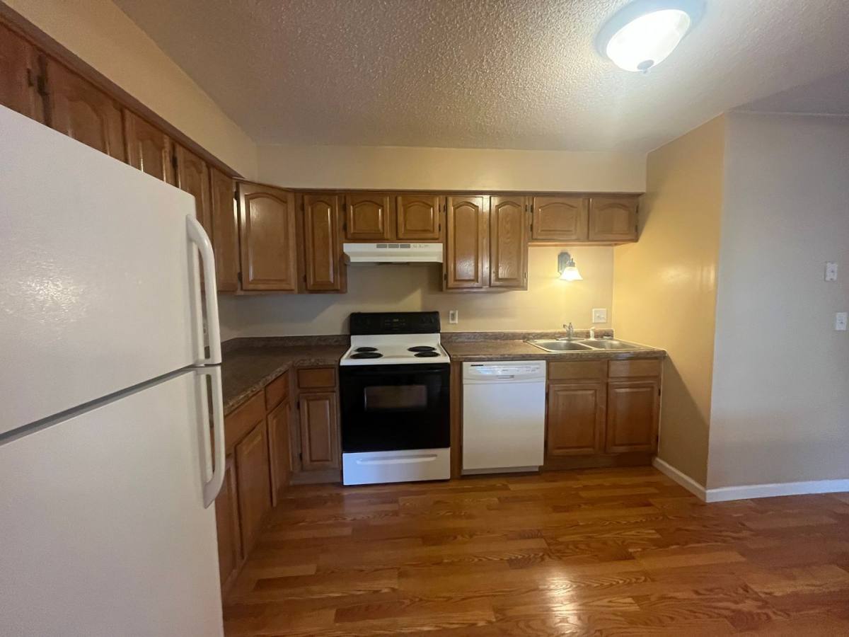 Apartment for rent at 900 Wescott Square, Saint Paul, MN 55123