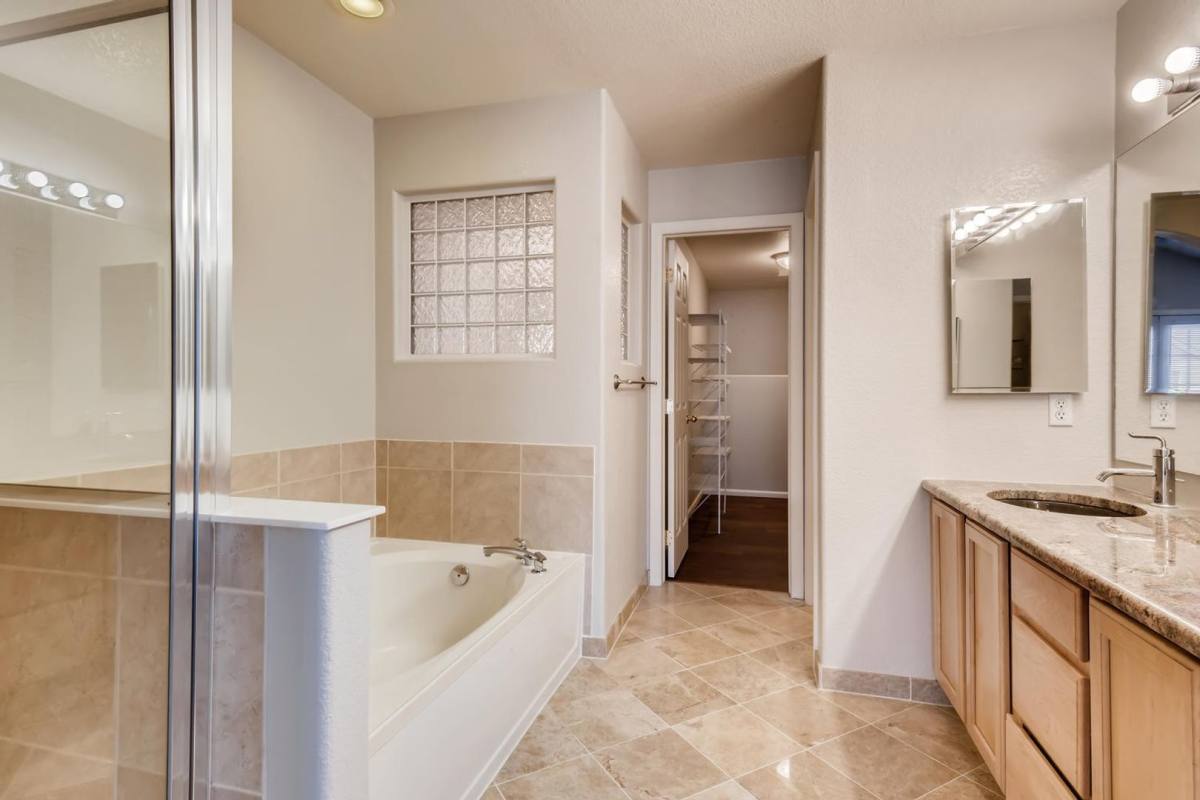 Townhouse for rent at 9874 E Idaho St, Denver, CO 80247