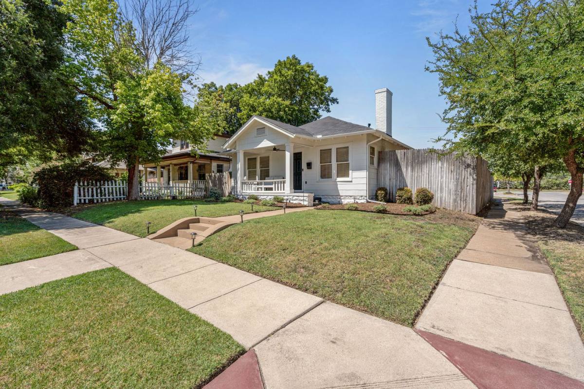House for rent at 2200 Hurley Ave, Fort Worth, TX 76110