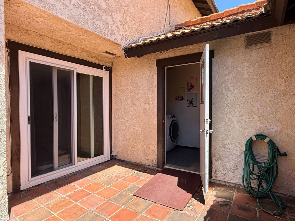 Townhouse for rent at 2066 Avenue of The Trees, Carlsbad, CA 92008