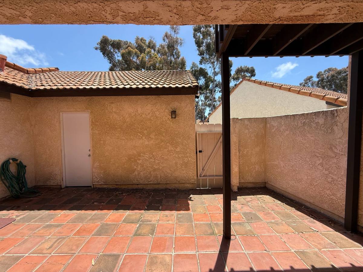 Townhouse for rent at 2066 Avenue of The Trees, Carlsbad, CA 92008