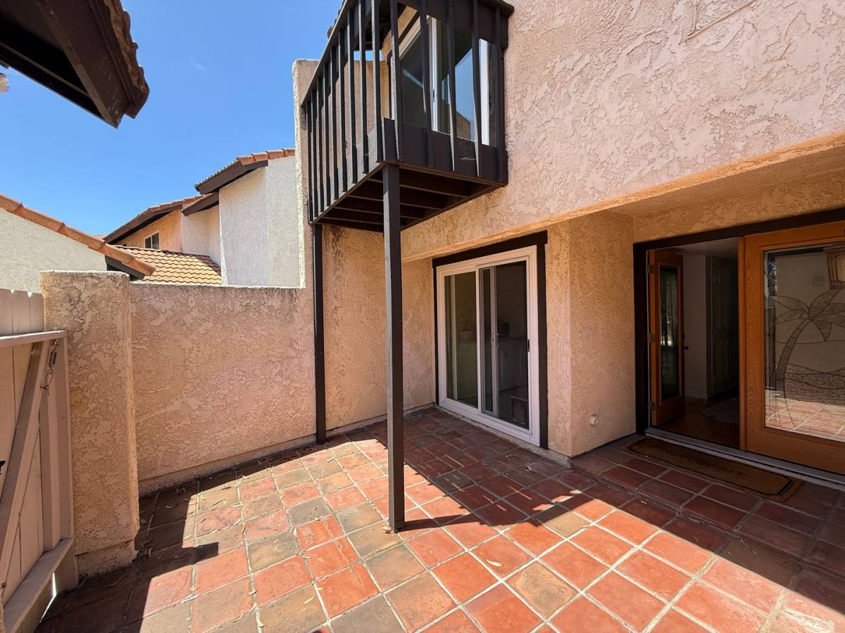 Townhouse for rent at 2066 Avenue of The Trees, Carlsbad, CA 92008