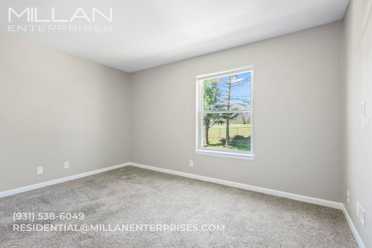 Apartment for rent at 100 Valley View Dr, Dickson, TN 37055