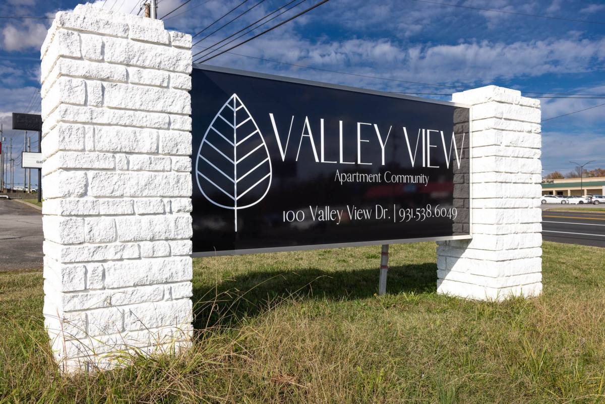 Apartment for rent at 100 Valley View Dr, Dickson, TN 37055
