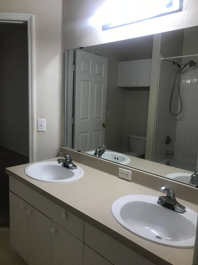 Apartment for rent at 3751 Conroy Rd, Orlando, FL 32839