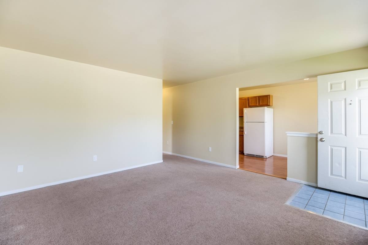 Townhouse for rent at 425 Meadowview St, Fowlerville, MI 48836