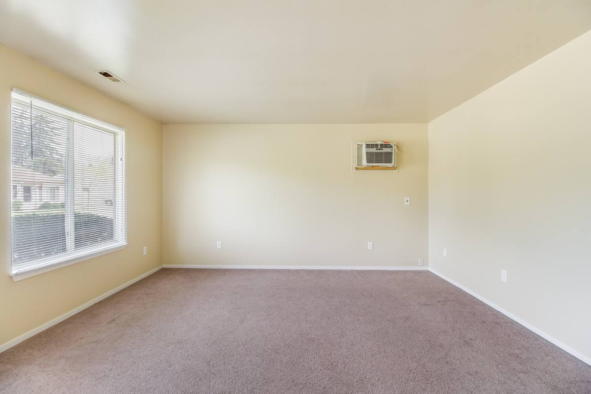 Townhouse for rent at 425 Meadowview St, Fowlerville, MI 48836
