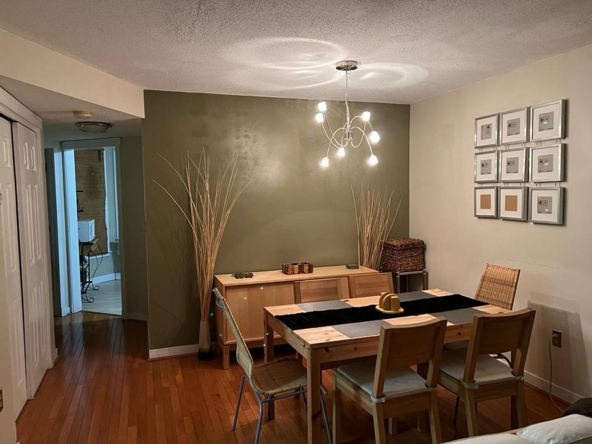 Apartment for rent at 6 Franklin Ave, Hartford, CT 06114