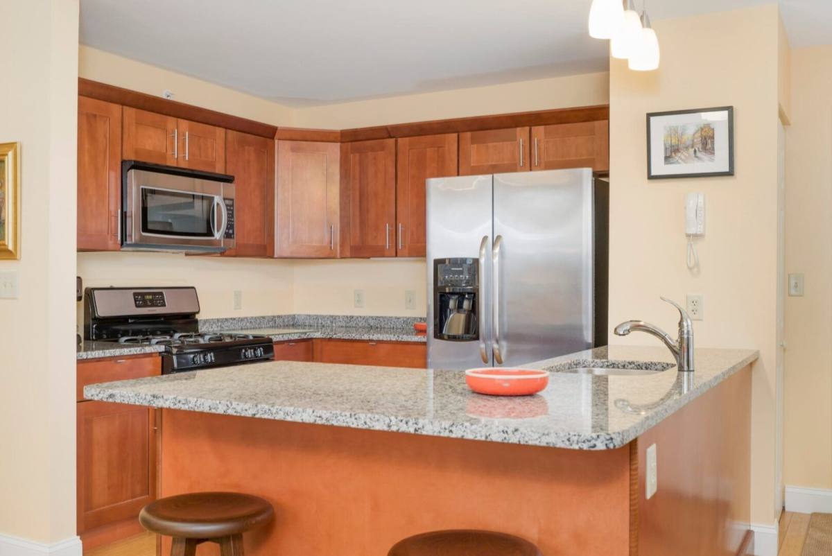 Apartment for rent at 305 W Utica St, Buffalo, NY 14222