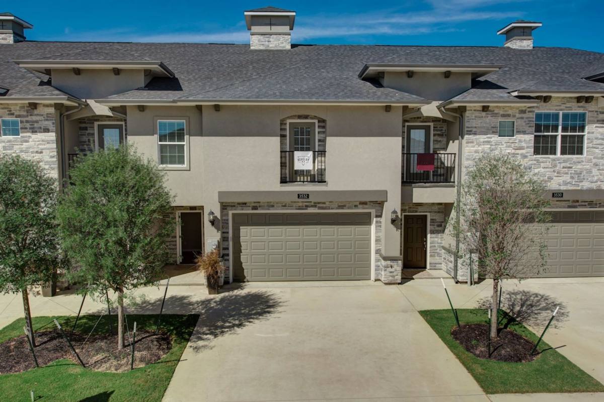 Townhouse for rent at 3415 Papa Bear, College Station, TX 77845