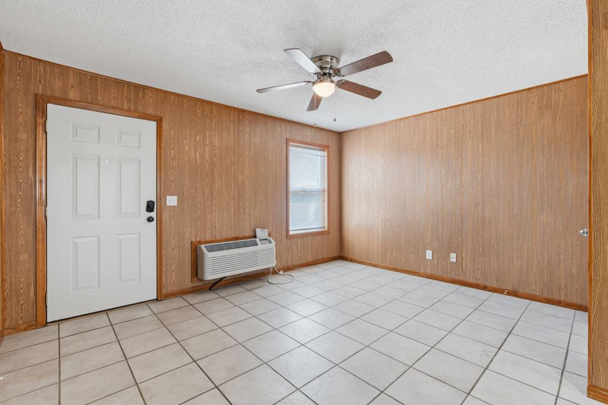 Apartment for rent at 111 Commercial, Warrensburg, MO 64093