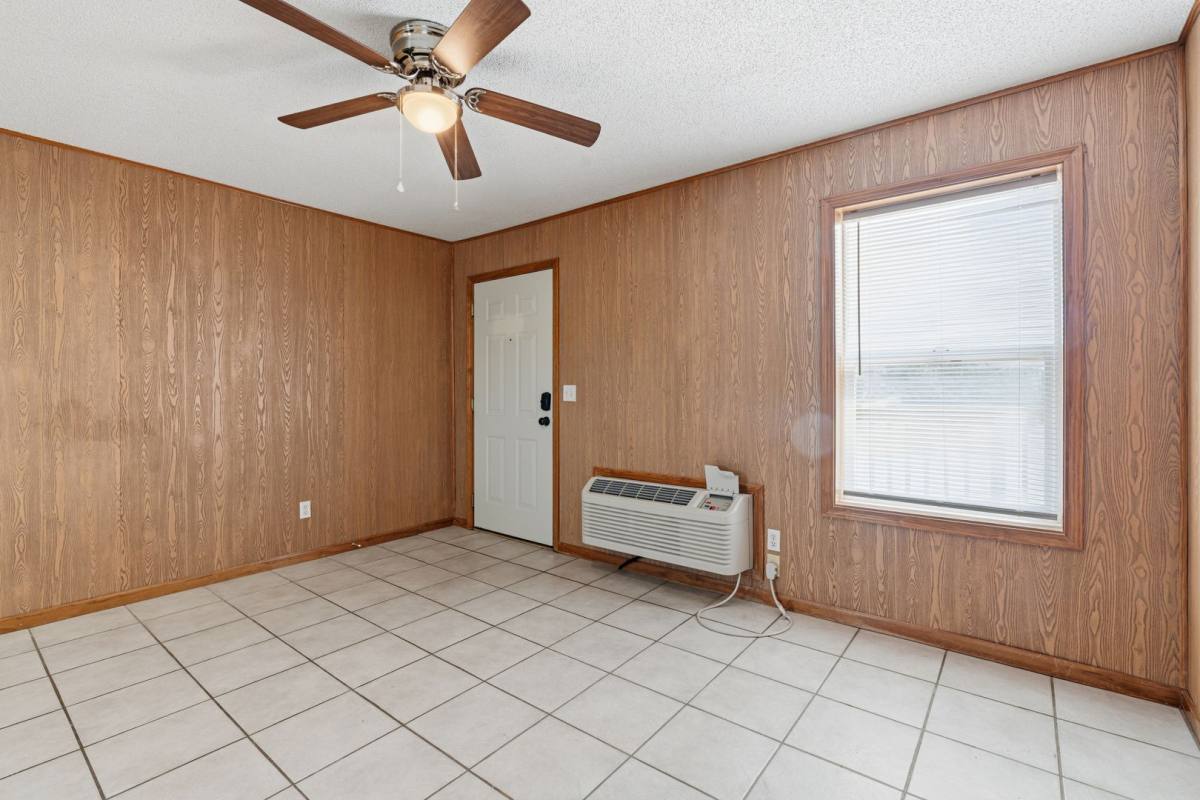 Apartment for rent at 111 Commercial, Warrensburg, MO 64093