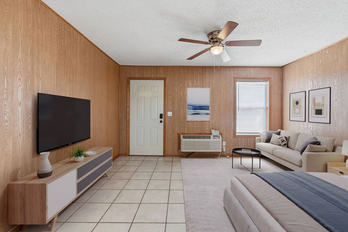 Apartment for rent at 111 Commercial, Warrensburg, MO 64093