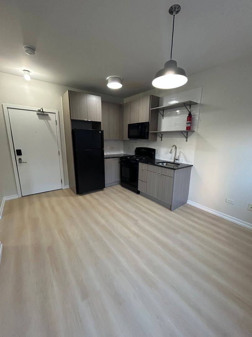 Apartment for rent at 5051 N Kenmore Ave #209, Chicago, IL 60640