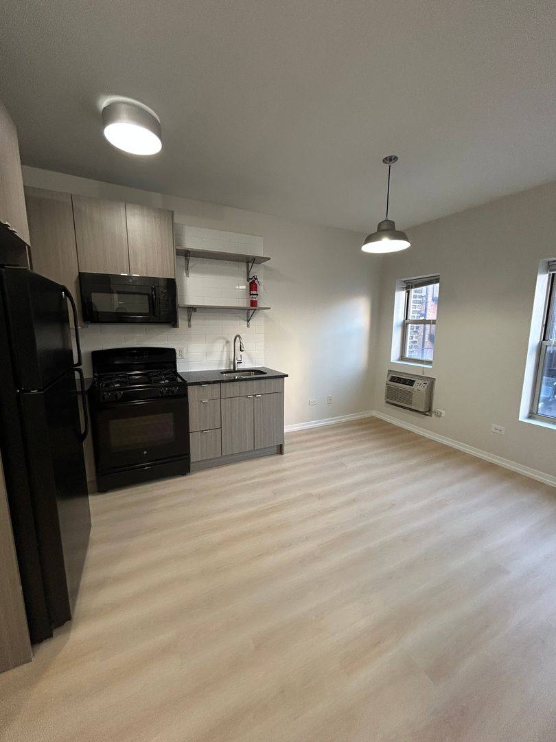 Apartment for rent at 5051 N Kenmore Ave #209, Chicago, IL 60640