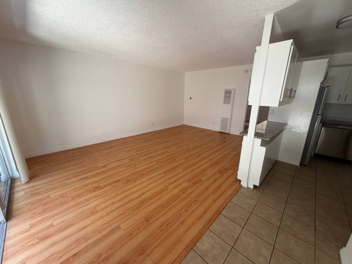 Apartment for rent at 3618 Vinton Ave, Los Angeles, CA 90034