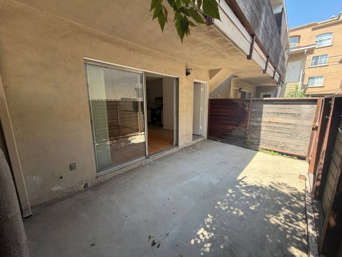Apartment for rent at 3618 Vinton Ave, Los Angeles, CA 90034
