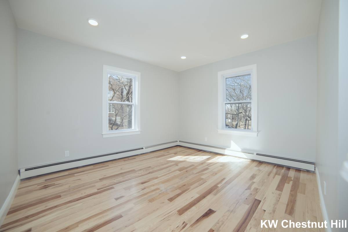 Apartment for rent at 10 Duffley Court #3, Chestnut Hill, MA 02467