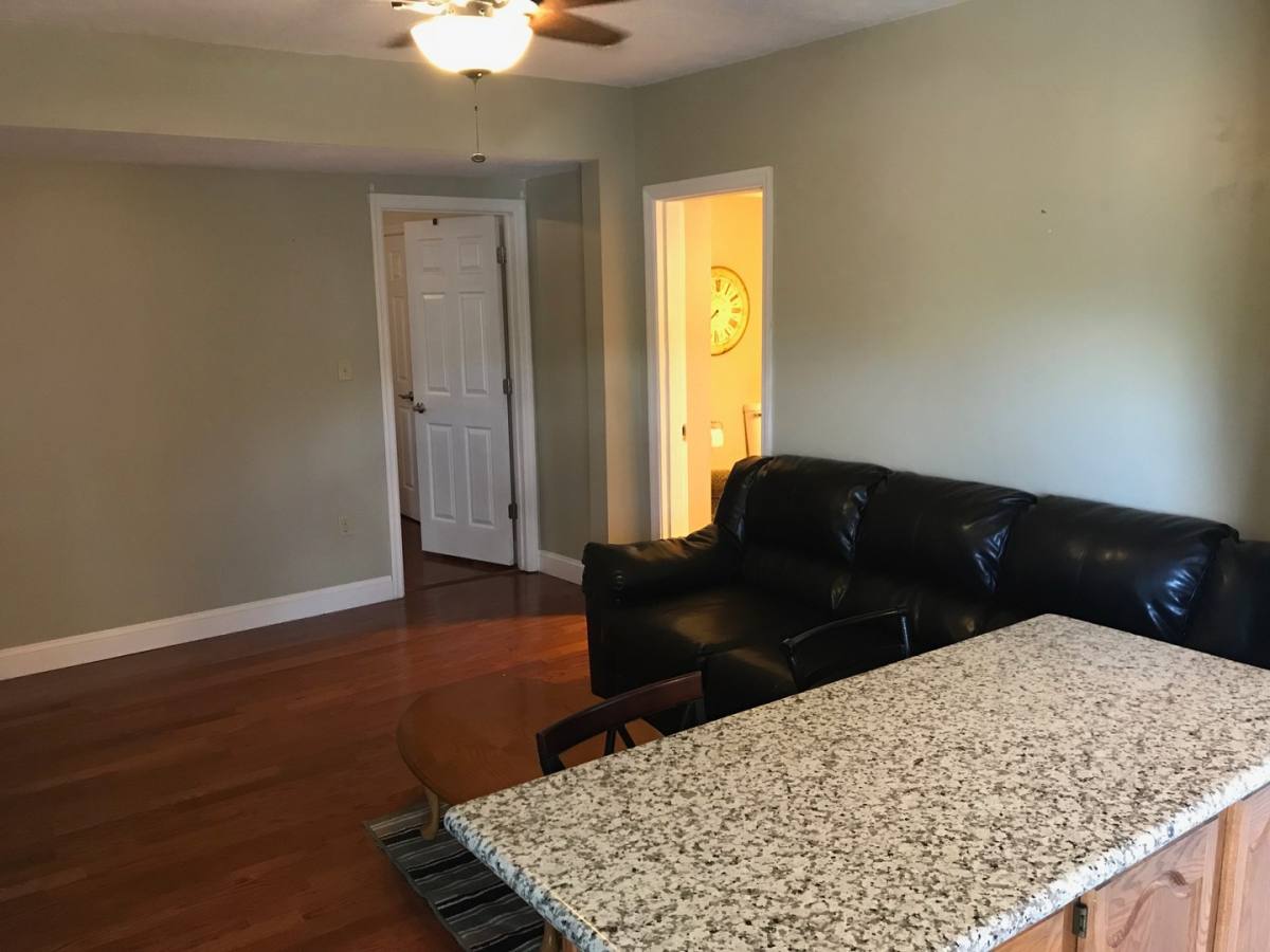 Apartment for rent at 27 S Main St, Ellsworth, PA 15331