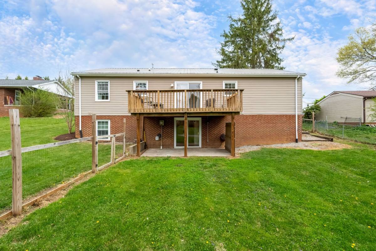 House for rent at 1005 Glade Rd, Blacksburg, VA 24060