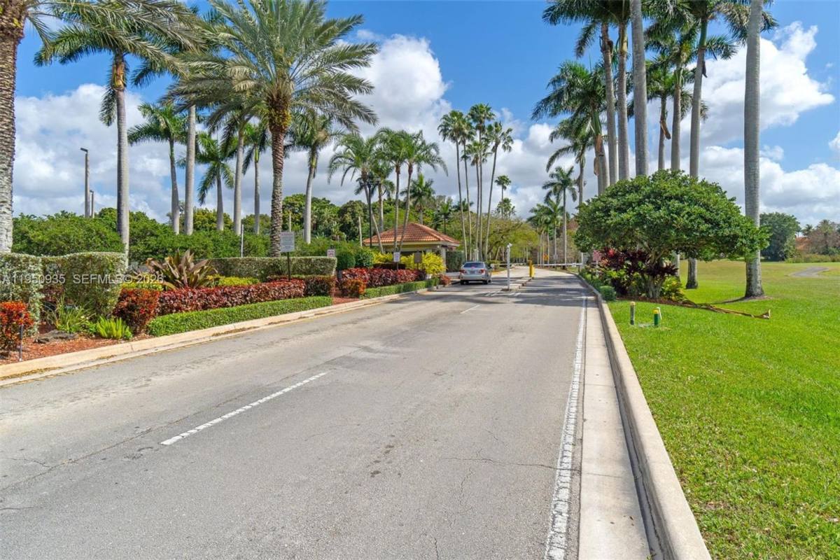 House for rent at 15825 SW 11th St, Hollywood, FL 33027