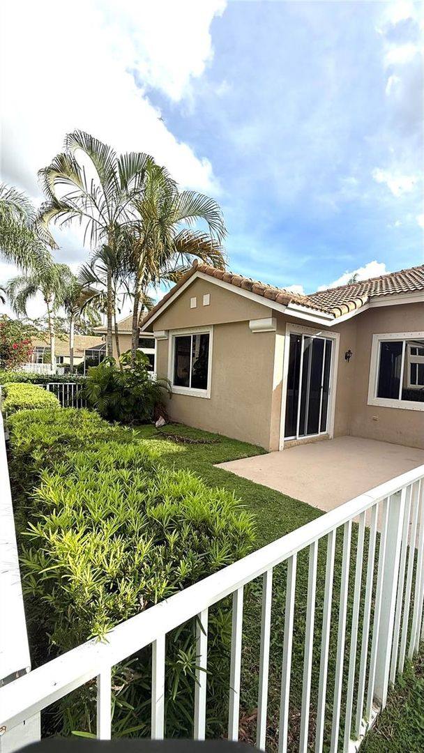 House for rent at 15825 SW 11th St, Hollywood, FL 33027