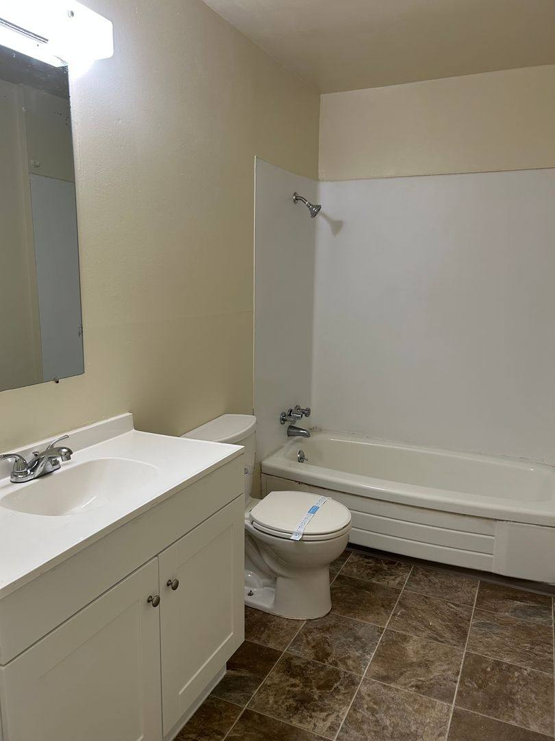 Apartment for rent at 810 18th Ave Sw- #5, Albany, OR 97321